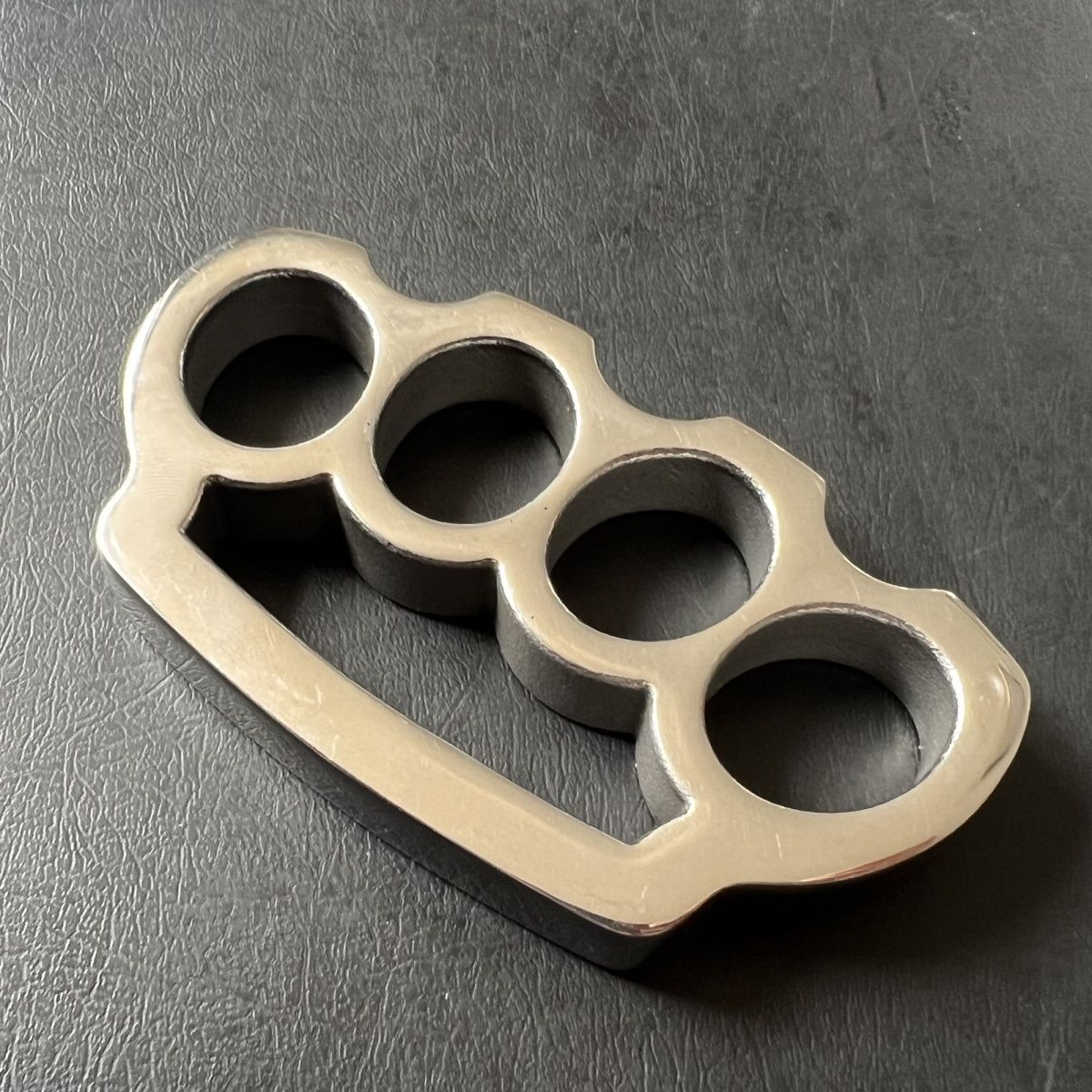 Utensile classico da esterno con o senza cordino in paracord