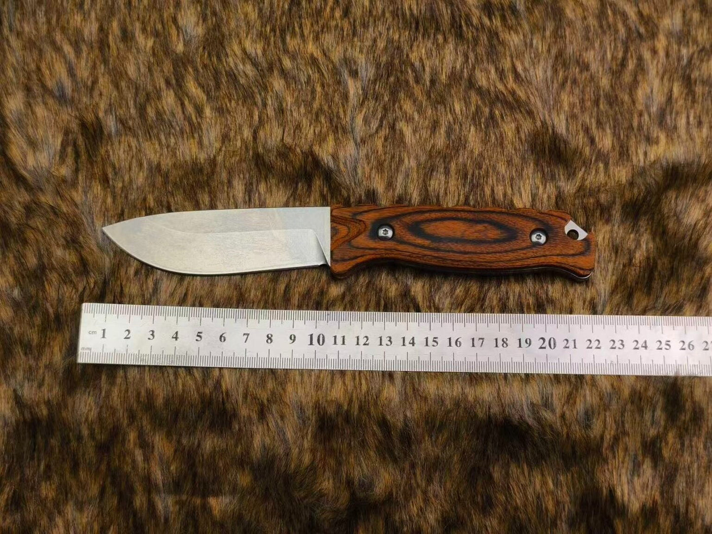 BM15002 Red Wooden Handle N690 Steel Outdoor Tool