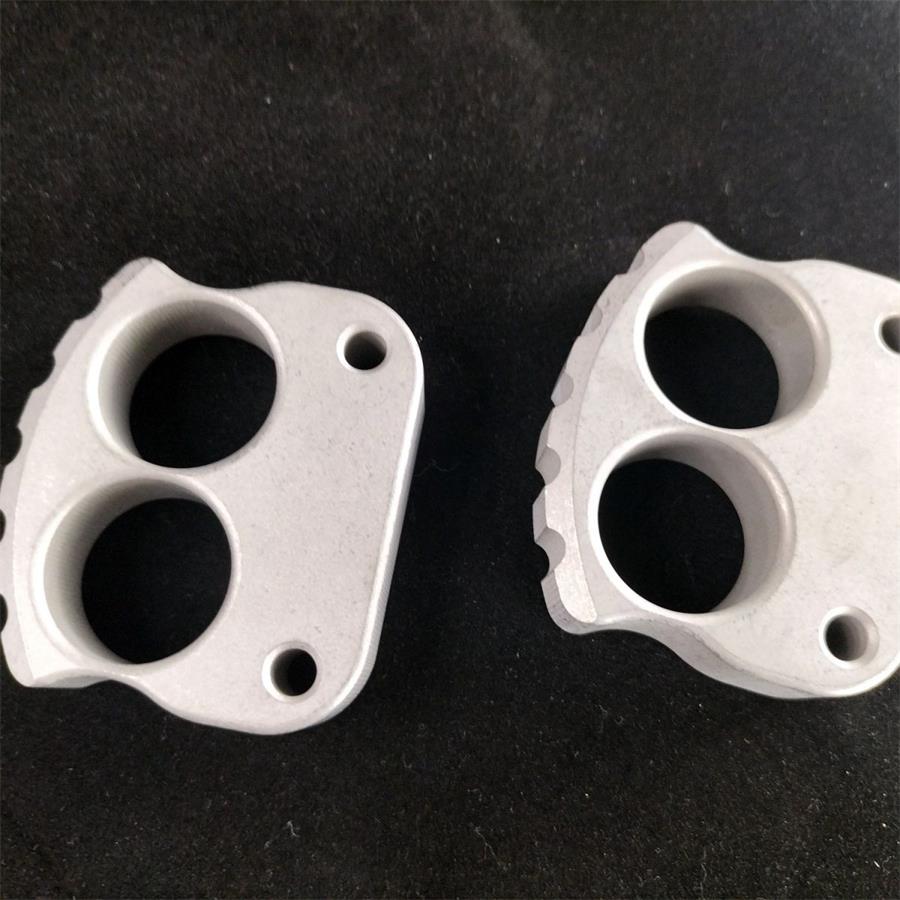 Teschio di acciaio spesso portachiavi EDC portatile zaino strumento da esterno