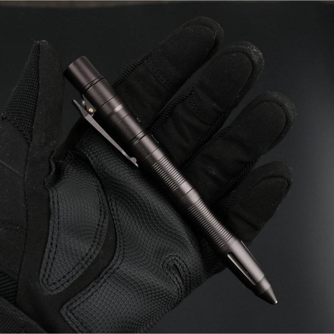 B-05 Penna tattica in alluminio con luce