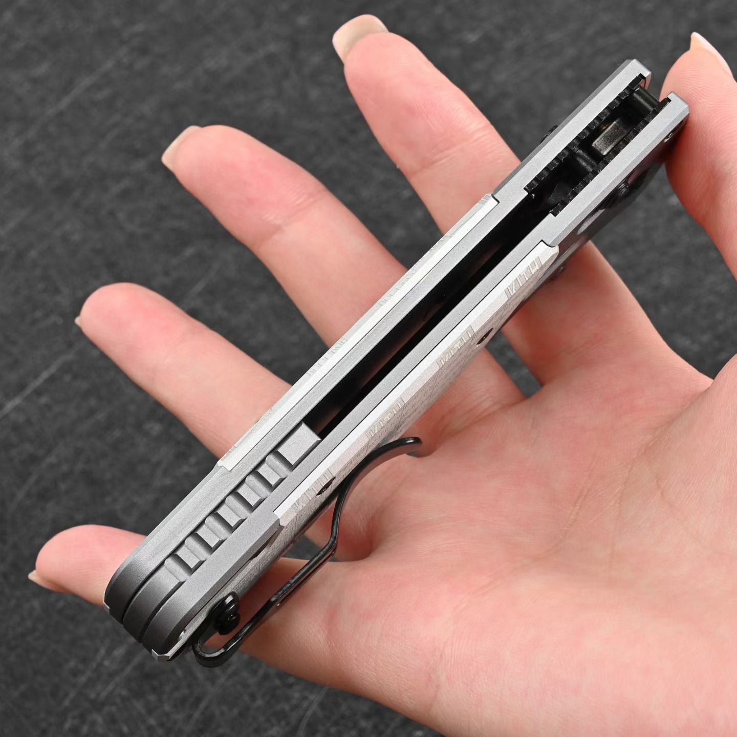 BM535BK-2501 Utensile Pieghevole da Esterno in Lega di Alluminio M390