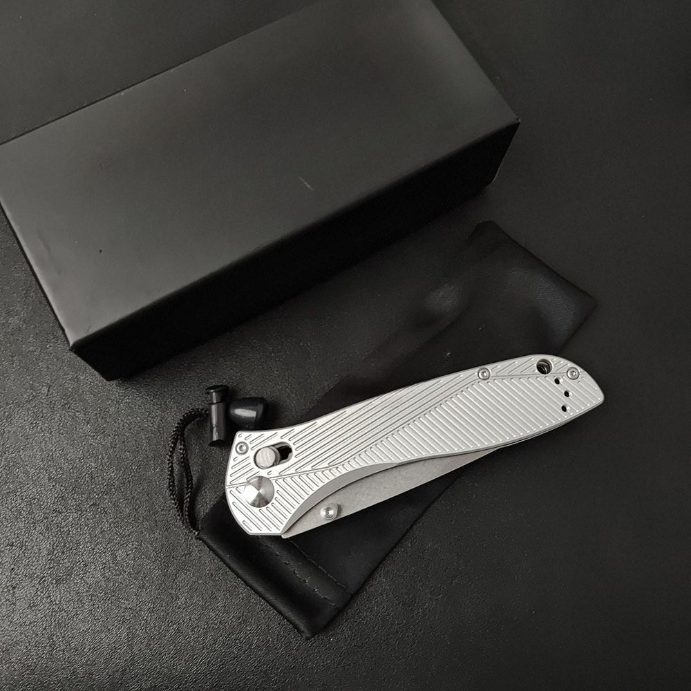 BM710 Herramienta plegable de exterior de aleación de aluminio blanca con mango de acero 8cr13
