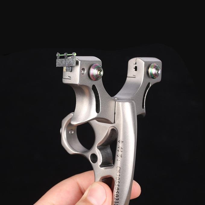 Anillo de nudillos de latón con pinchos para tirachinas de acero inoxidable 404C 3 en 1