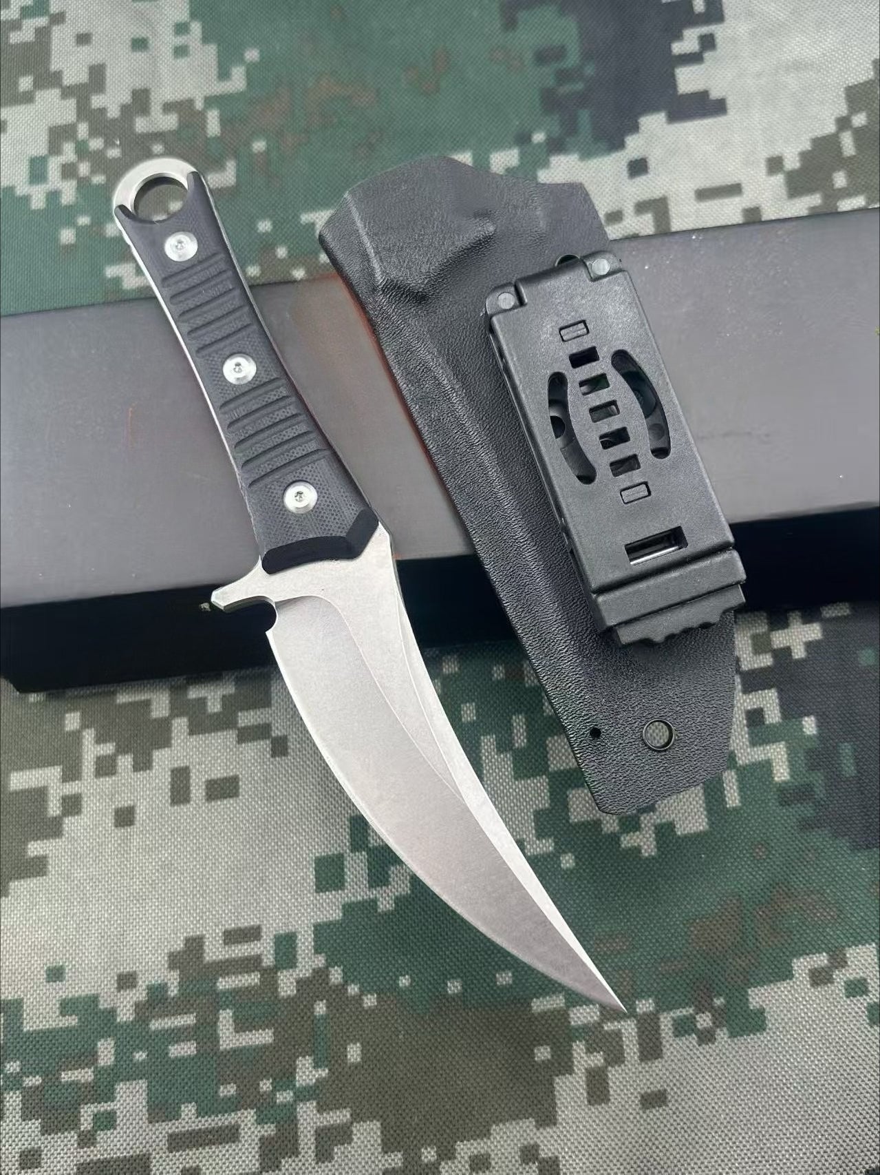 SBK D2 Steel Stonewashed Surface Outdoor Tool