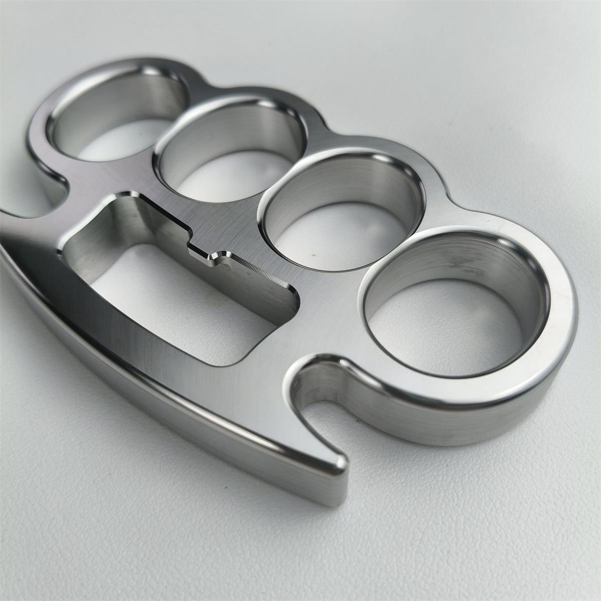 Apribottiglie Classico in Acciaio Utensile EDC da Esterno