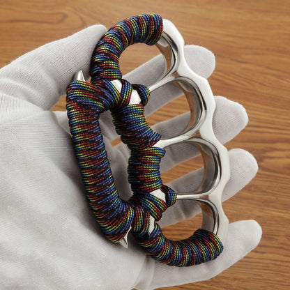 Paksunnettu teräksinen EDC-pullonavaaja paracord-narulla