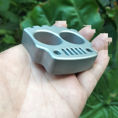 Mini utensile EDC multifunzione rinforzato per due dita