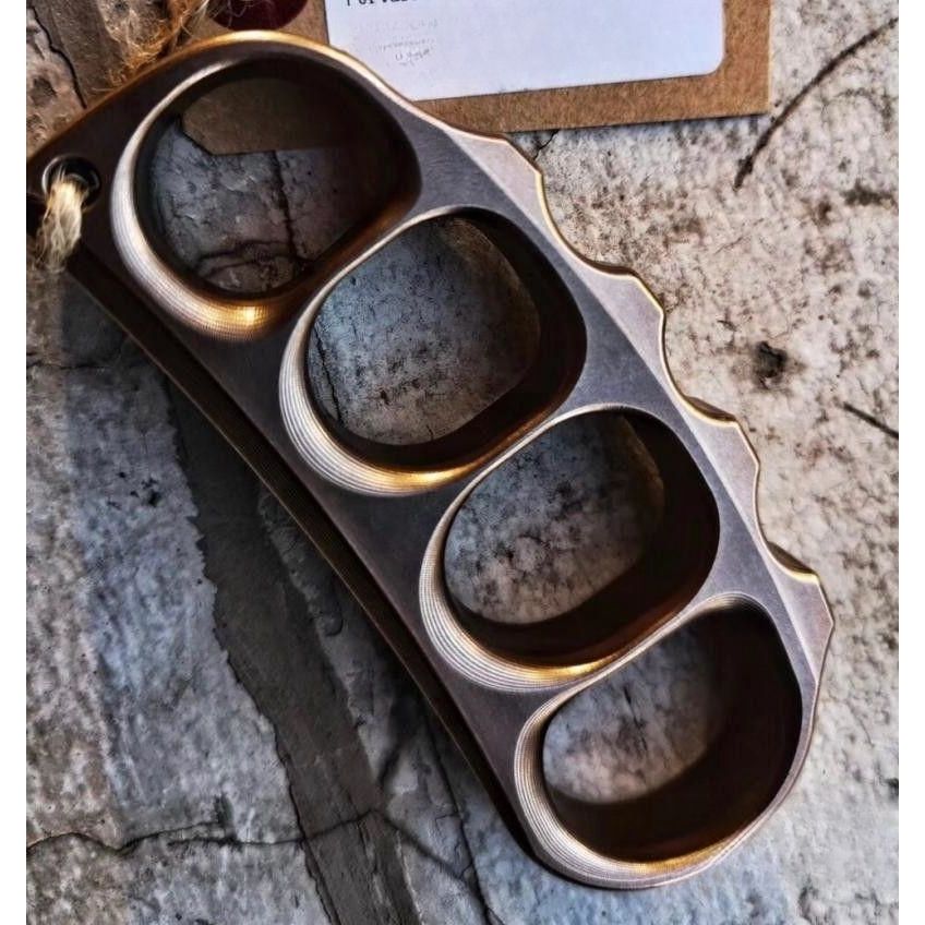 Utensile EDC da Esterno in Acciaio a Forma di Pisello