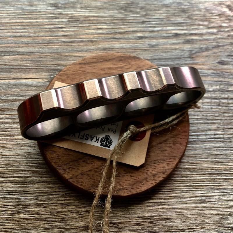 Utensile EDC da Esterno in Acciaio a Forma di Pisello
