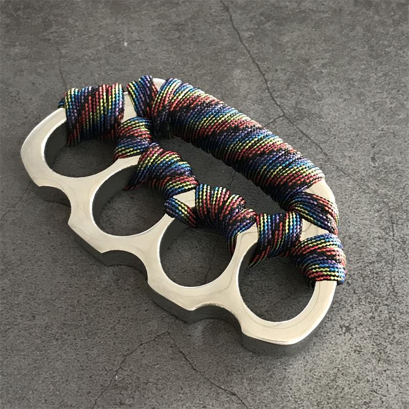 Utensile classico da esterno con o senza cordino in paracord