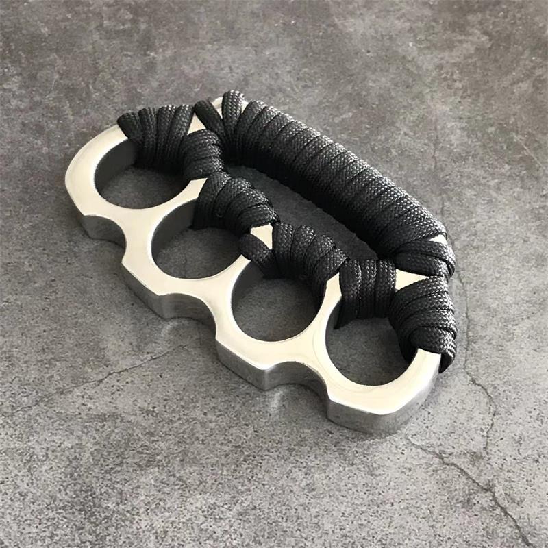 Utensile classico da esterno con o senza cordino in paracord