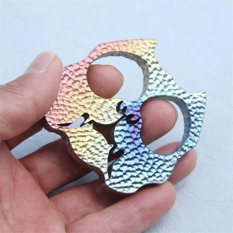 Herramienta de decoración EDC de titanio con cabeza de perro para exteriores