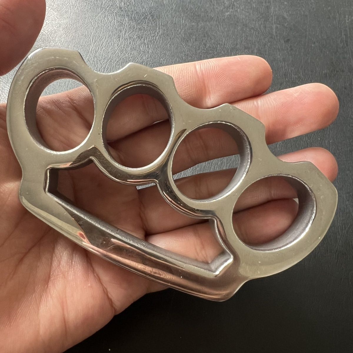 Utensile classico da esterno con o senza cordino in paracord
