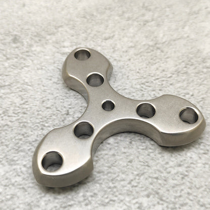 Utensile EDC a collana in titanio