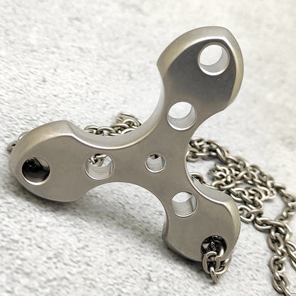 Utensile EDC a collana in titanio