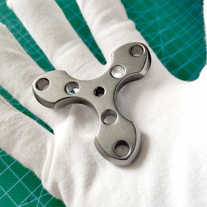 Utensile EDC a collana in titanio