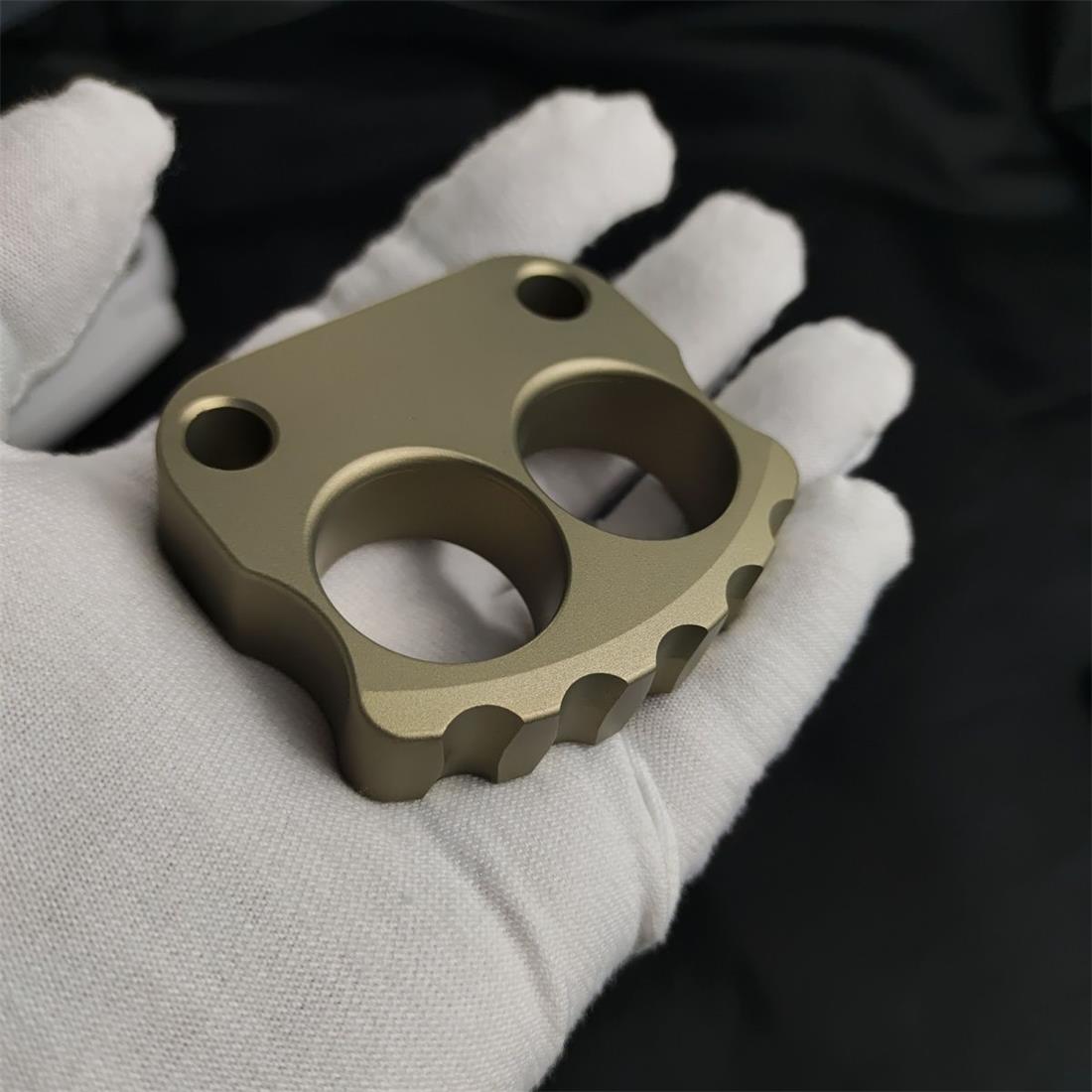 Herramienta EDC portátil de aluminio engrosado de dos orificios con forma de minicalavera