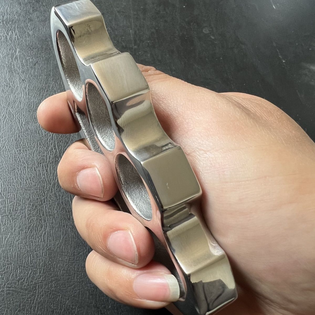 Utensile classico da esterno con o senza cordino in paracord