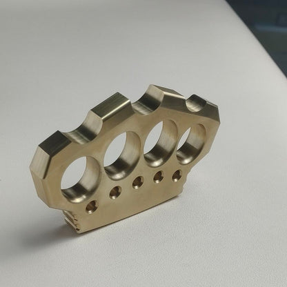 Metallinen vuorenkruunun muotoinen EDC-työkalu ulkoiluun