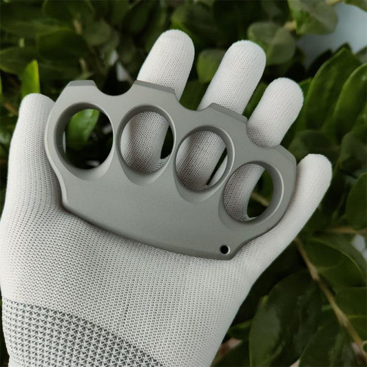 Sandblasted Titanium Alloy Four Hole Outdoor Tool
