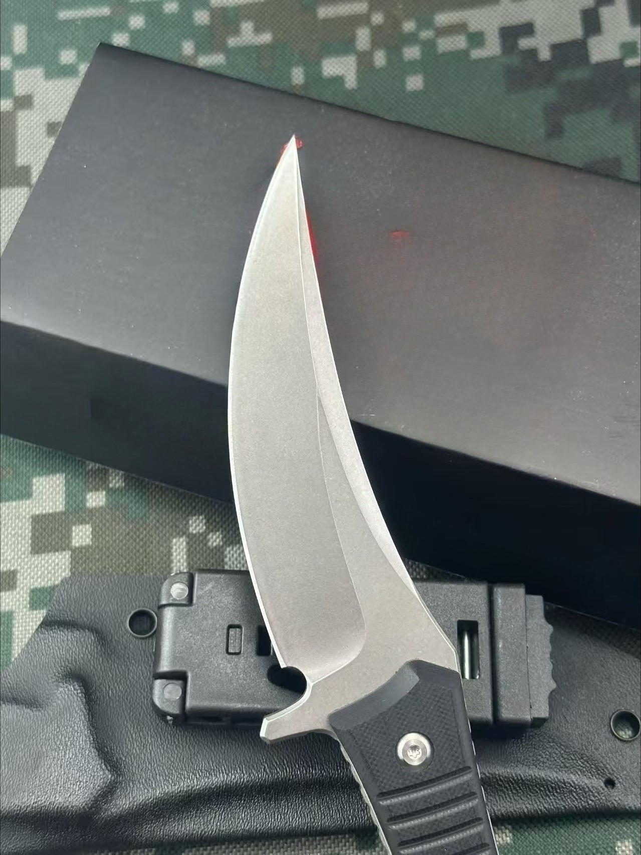 SBK D2 Steel Stonewashed Surface Outdoor Tool