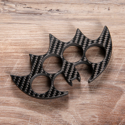 Carbon Fiber Bat Man -messinkinen nyrkkirauta