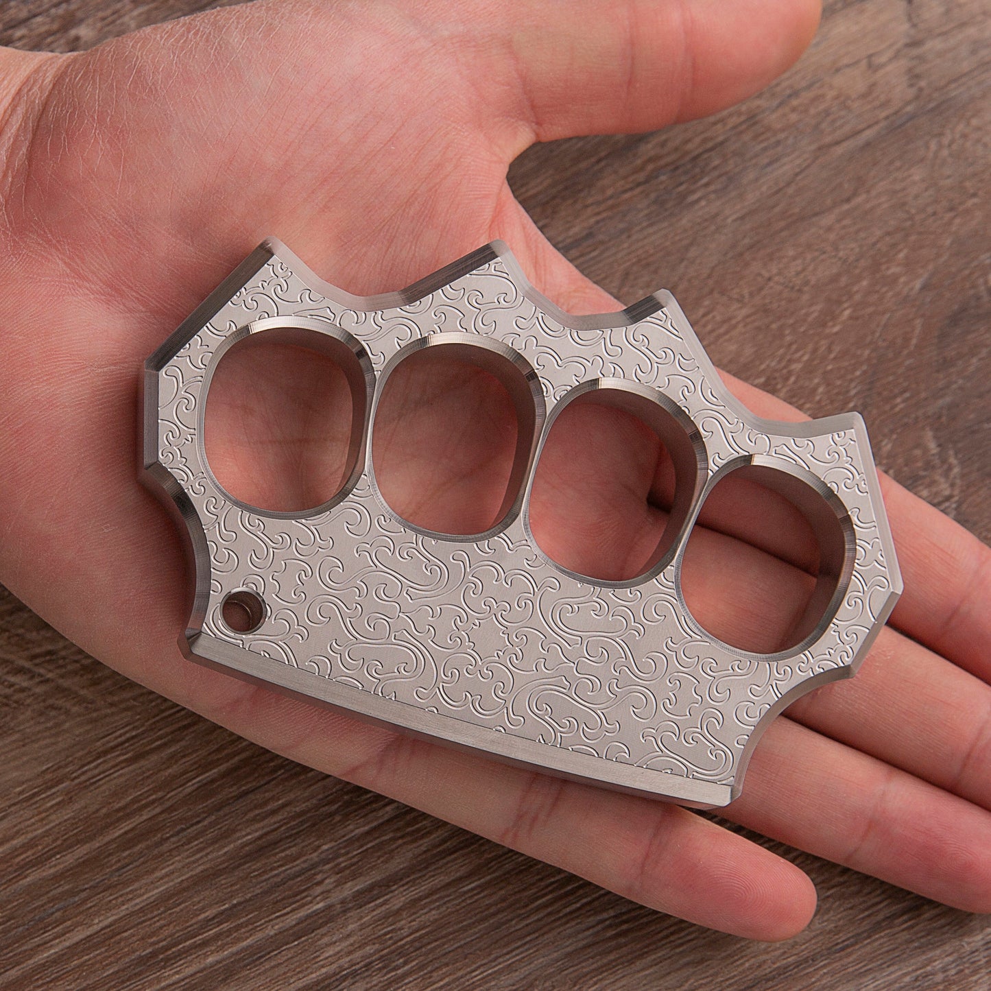 2025 Nueva Arma de Nudillos Metálicos de Acero Inoxidable Wukong Negra 