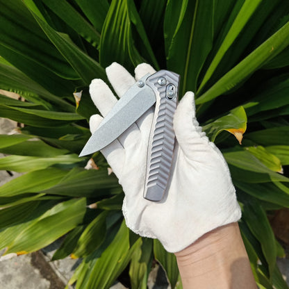 BM781 Herramienta plegable para exteriores de acero D2 texturizado plateado