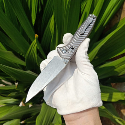 BM781 Herramienta plegable para exteriores de acero D2 texturizado plateado