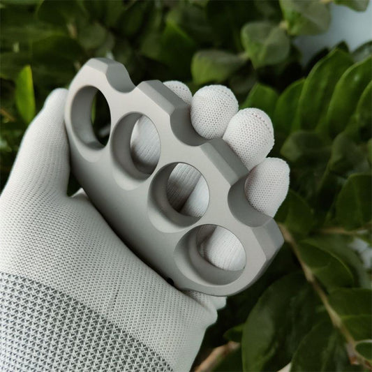 Sandblasted Titanium Alloy Four Hole Outdoor Tool