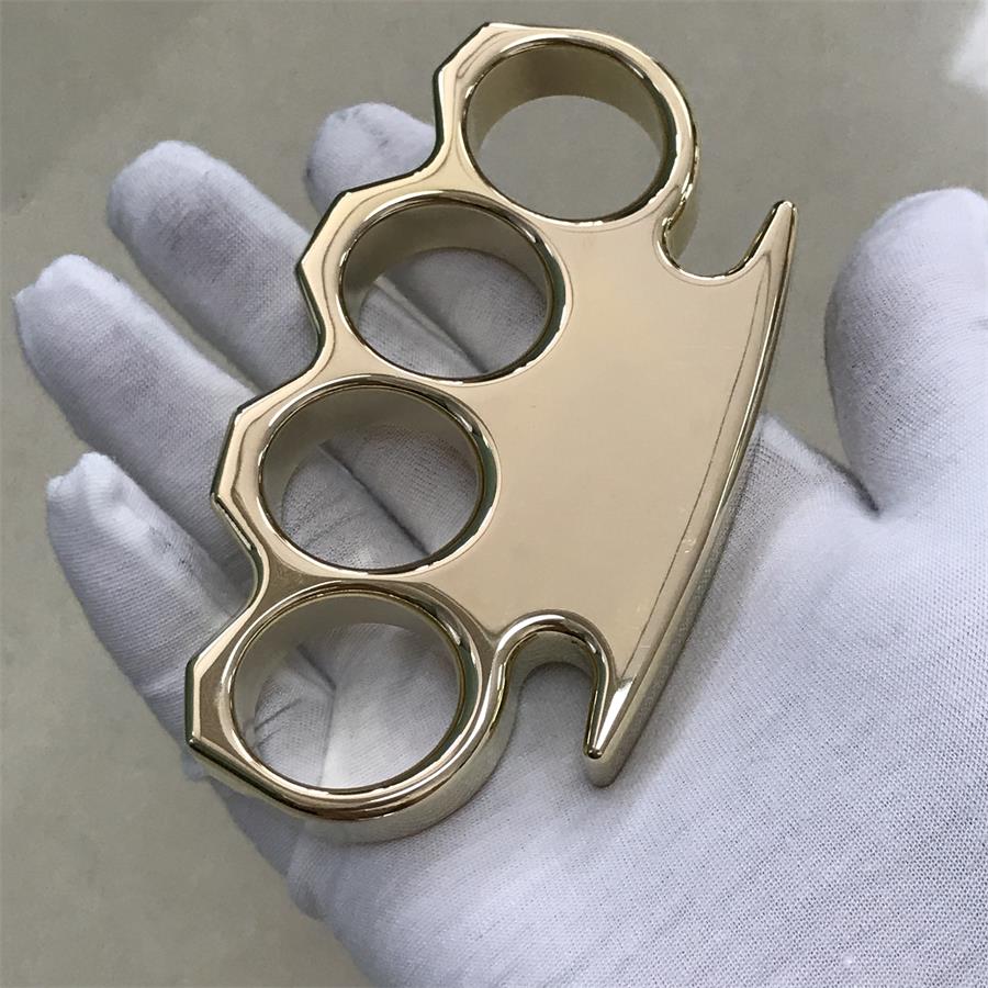 Utensile da esterno classico in ottone lucidato a specchio con foro grande