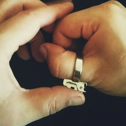 Folding Brass Knuckle Knife - Tacsafeworld EDC Gadgets