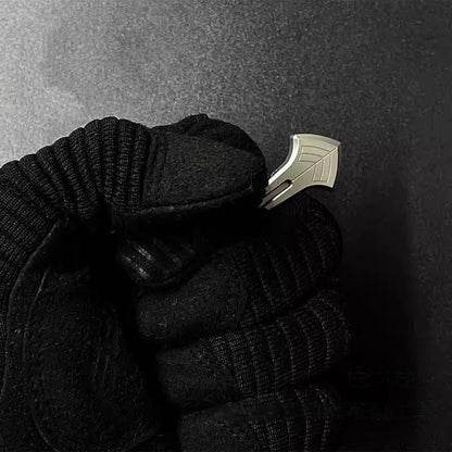 Nuova collana con croce per autodifesa 2024